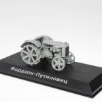 AFRTR008-Fordson-Putilovets - 1924-1932 schaalmodel 1:43 door IXO voor Hachette - niet geschikt voor kinderen jonger dan 14 jaar