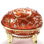 Luxe Decoratief Ei met Kristallen — Verzamelstuk in Keizerlijke Stijl — Handgemaakt, van de Czars Collectie door Atlas Editions voor verzamelaars, niet geschikt voor kinderen jonger dan 14 jaar.